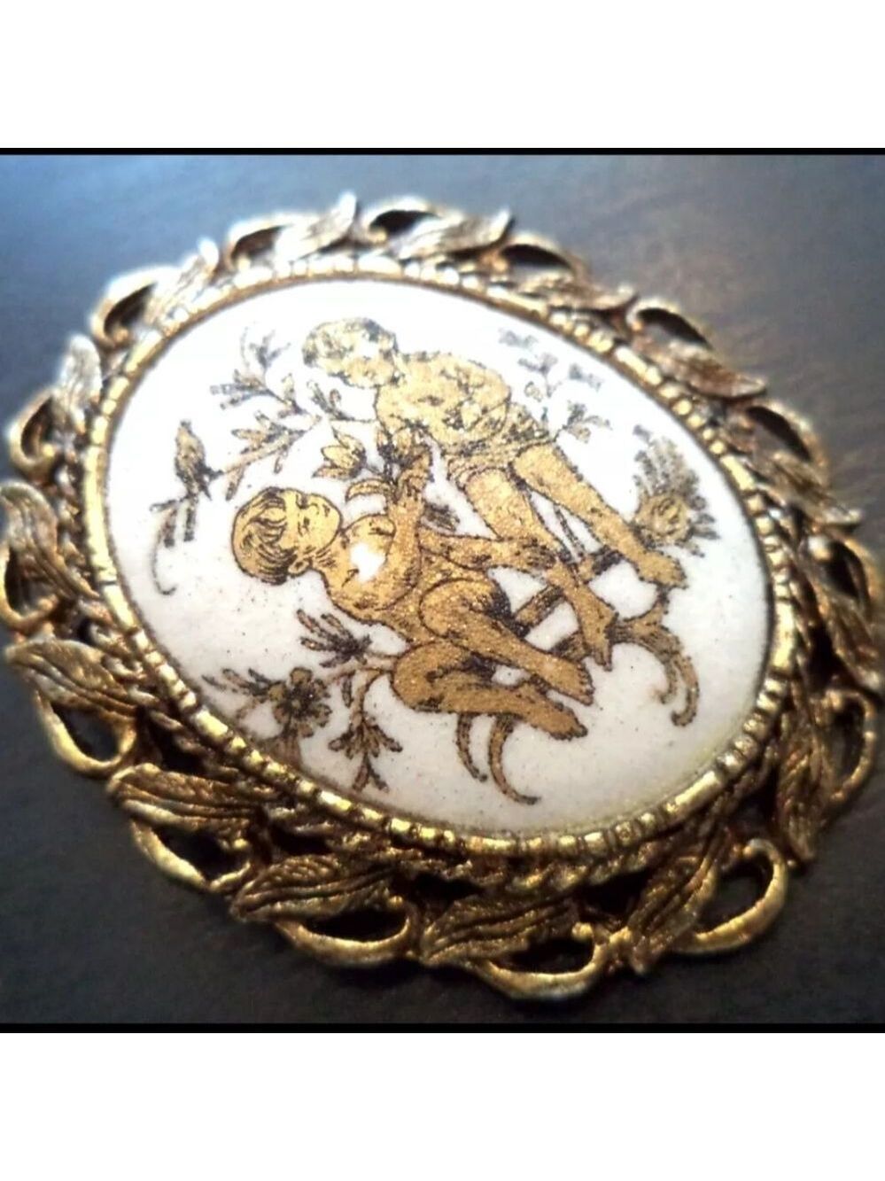 VINTAGE ESTATE GOLD TONE GLASS SUGAR CAB 2 1/8" BROOCH OR PENDANT
